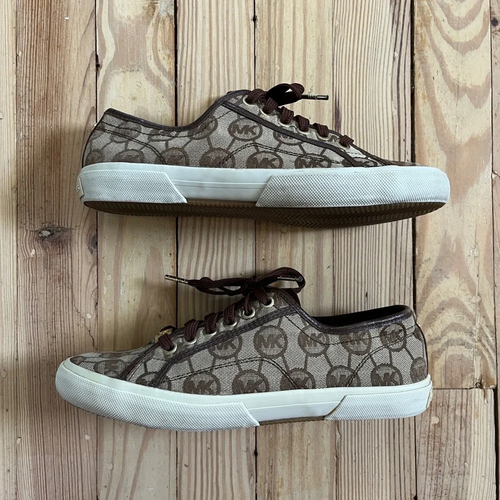 Michael Kors Brown Monogram Logo Low Top‎ Sneakers Gold Hardware Womens 7M AP13A